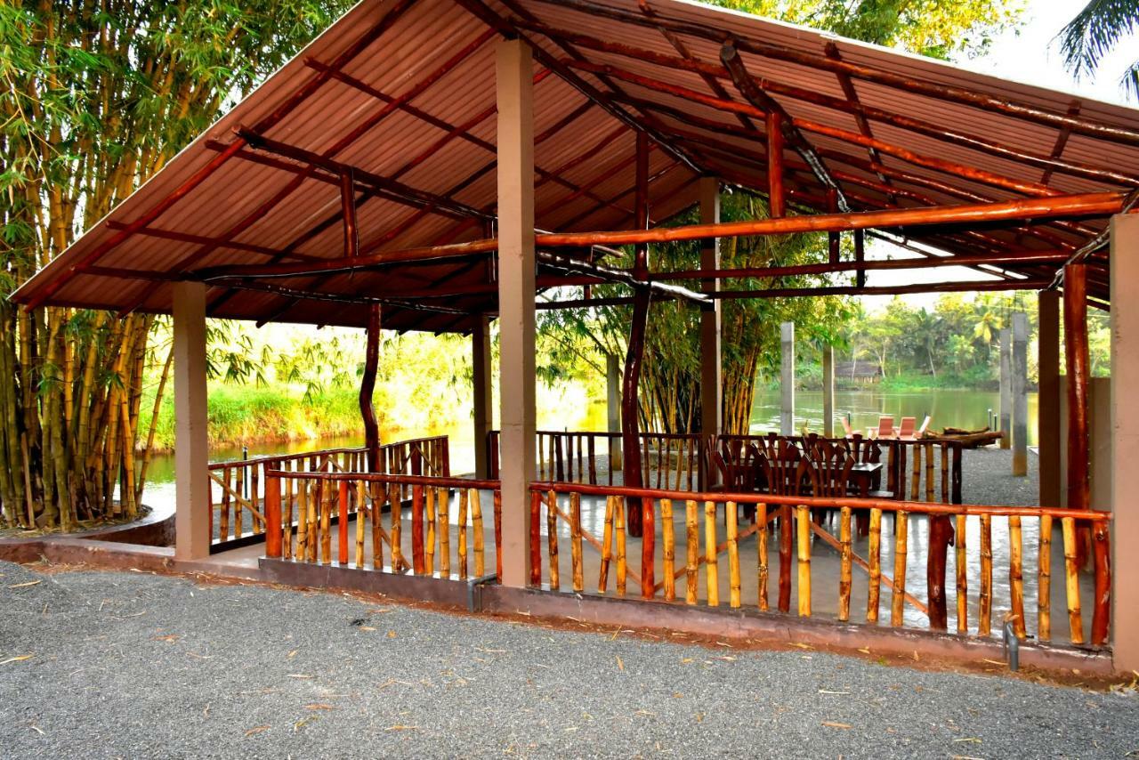 Pelican Lake Udawalawe Exterior photo